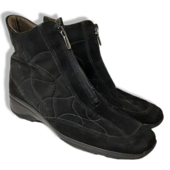 AQUATALIA Italy Genuine Suede Quilted Low Heel Booties Black Sz 9.5 - Picture 1 of 14